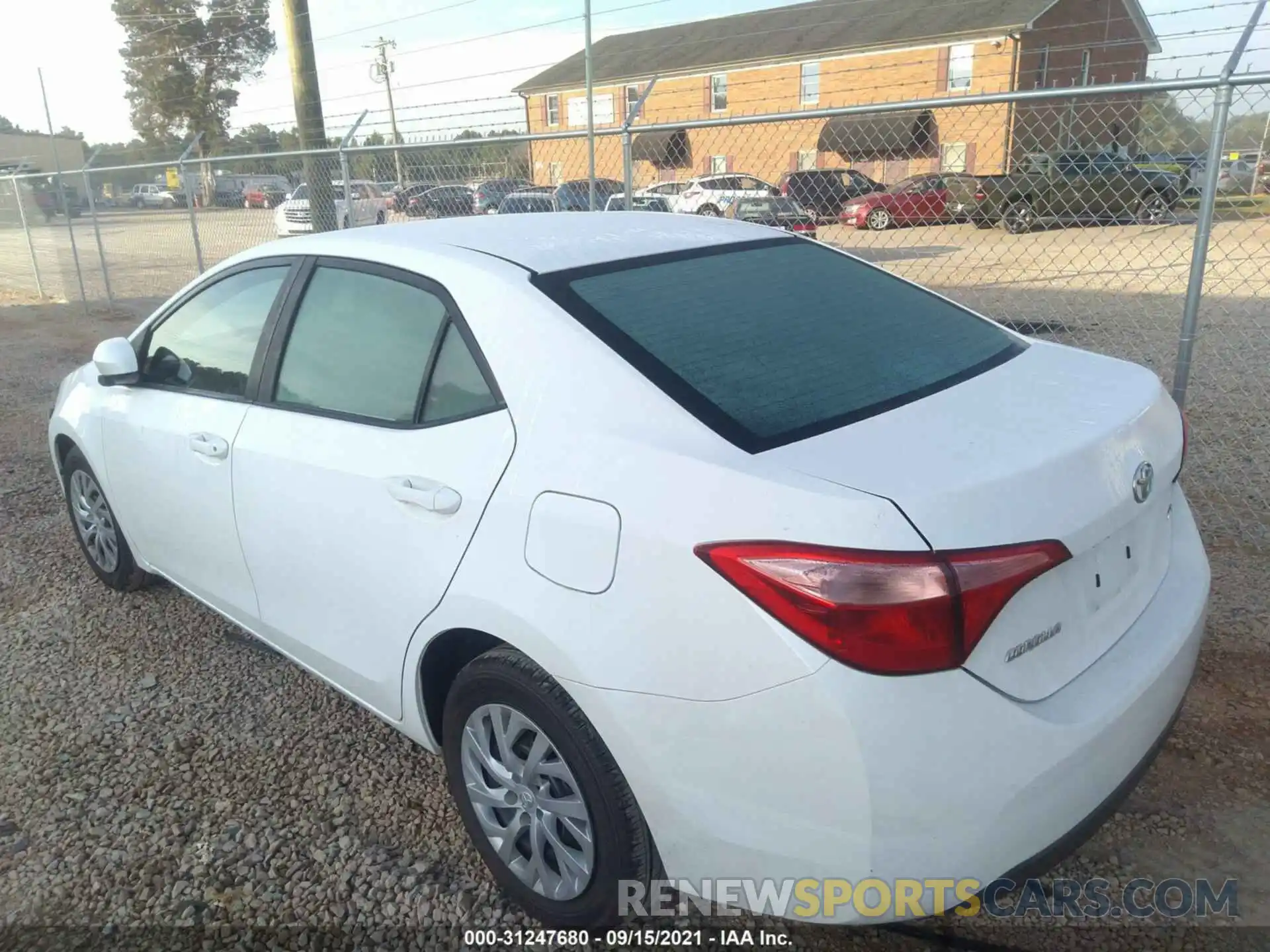 3 Photograph of a damaged car 2T1BURHE8KC170133 TOYOTA COROLLA 2019