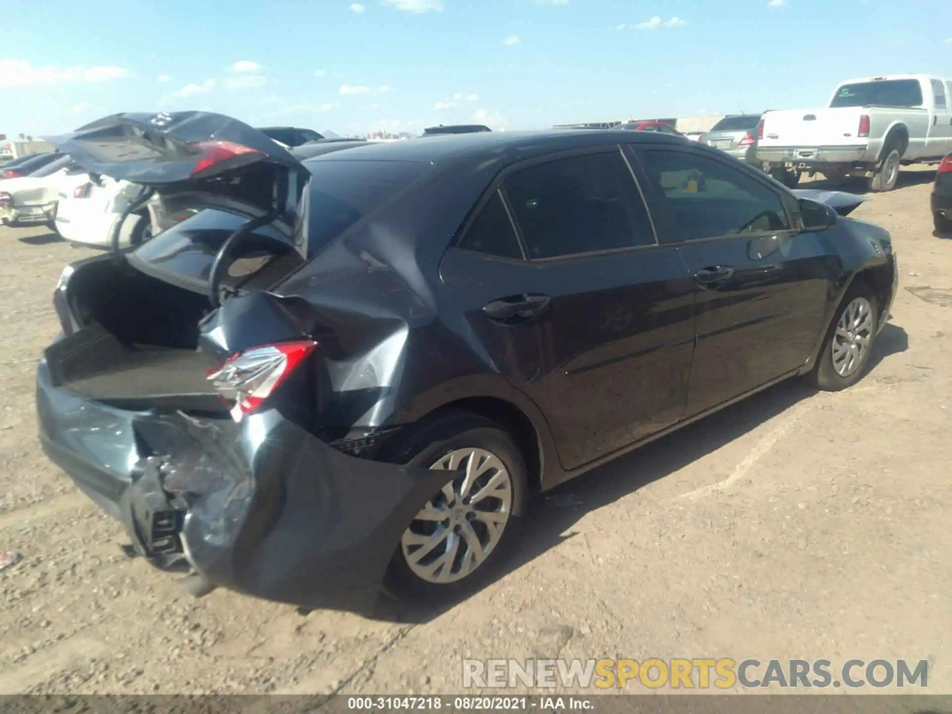 4 Photograph of a damaged car 2T1BURHE8KC170794 TOYOTA COROLLA 2019