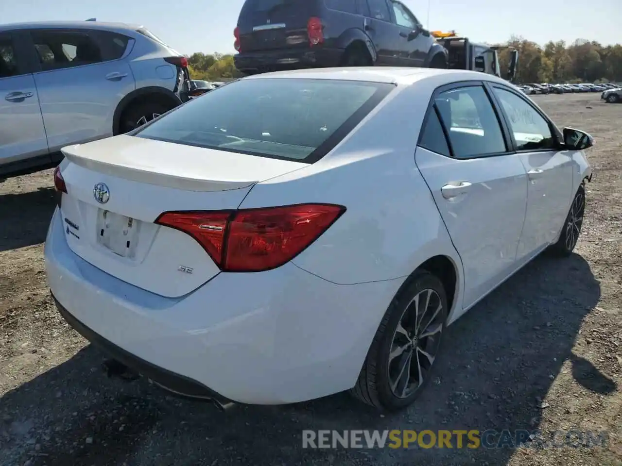 4 Photograph of a damaged car 2T1BURHE8KC170875 TOYOTA COROLLA 2019