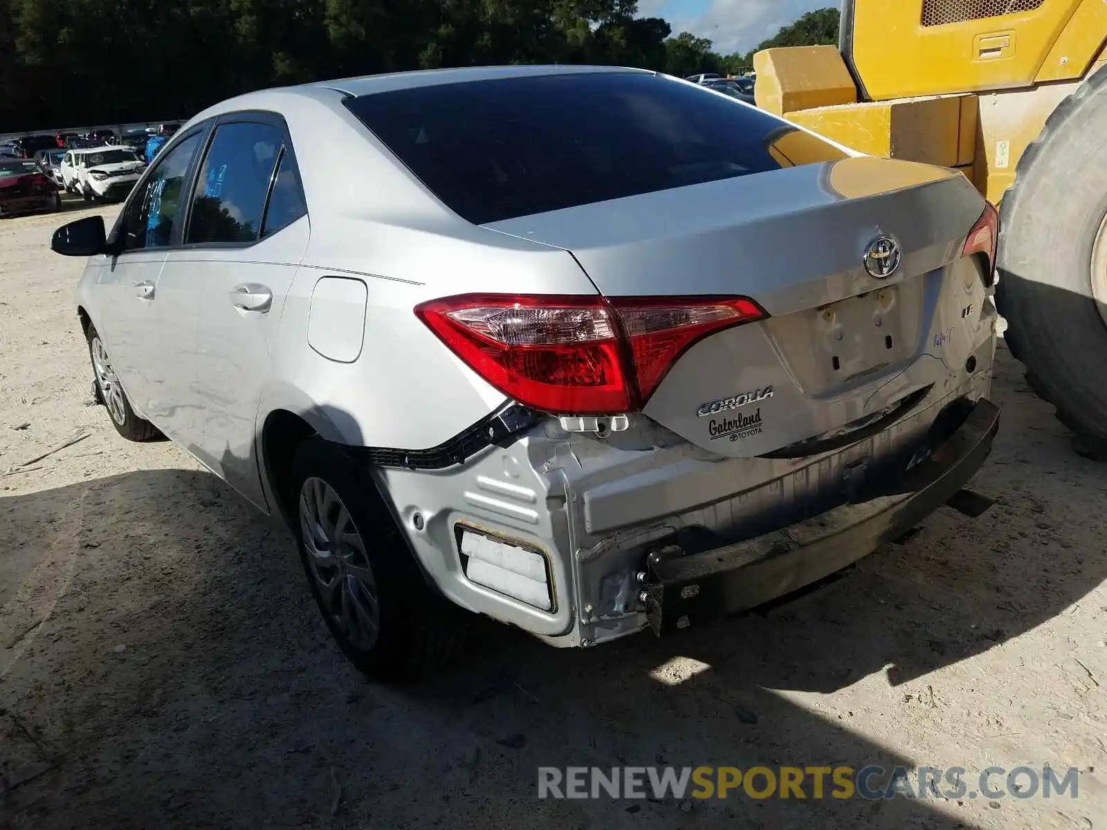 3 Photograph of a damaged car 2T1BURHE8KC171248 TOYOTA COROLLA 2019