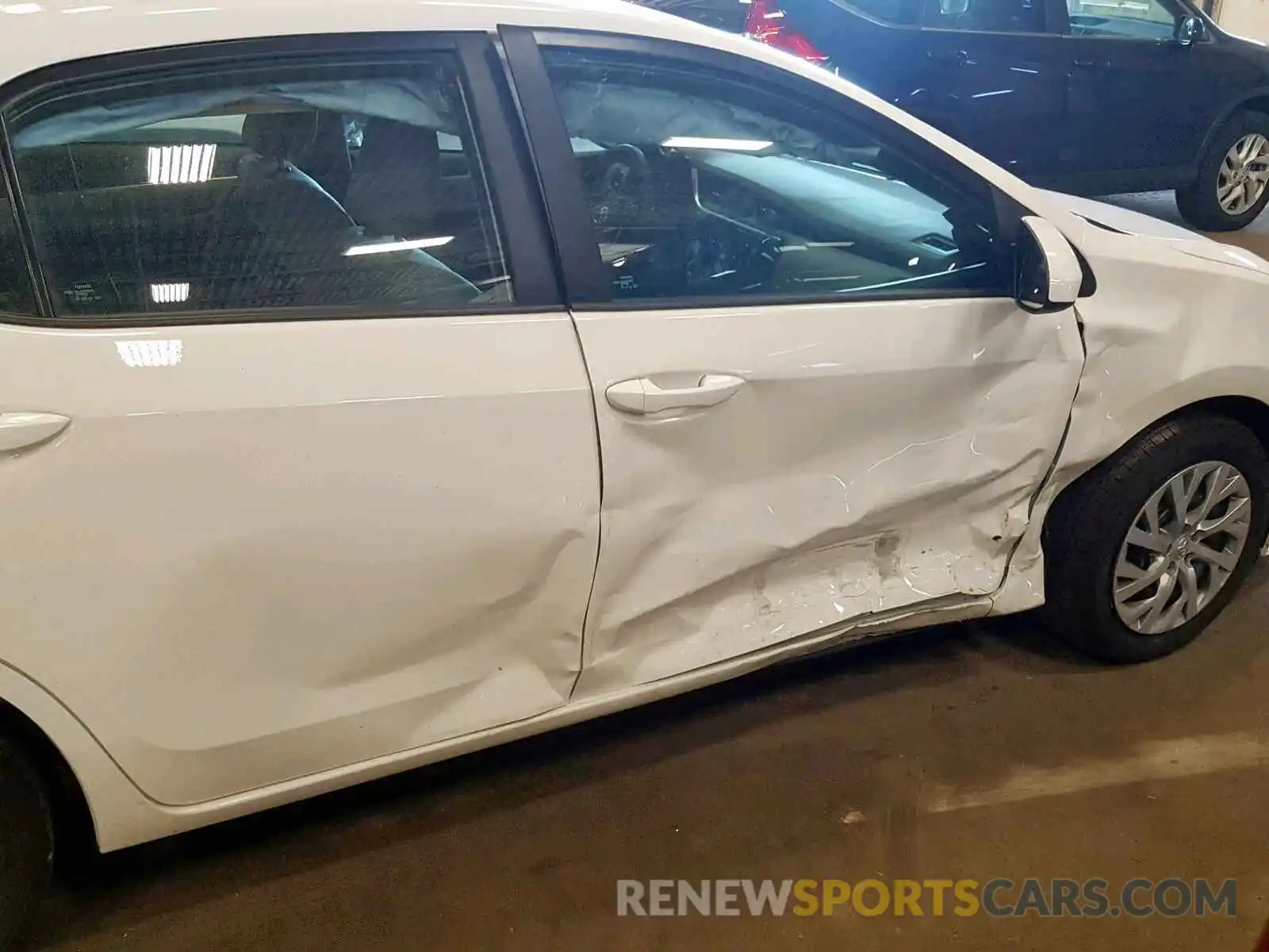 9 Photograph of a damaged car 2T1BURHE8KC171542 TOYOTA COROLLA 2019