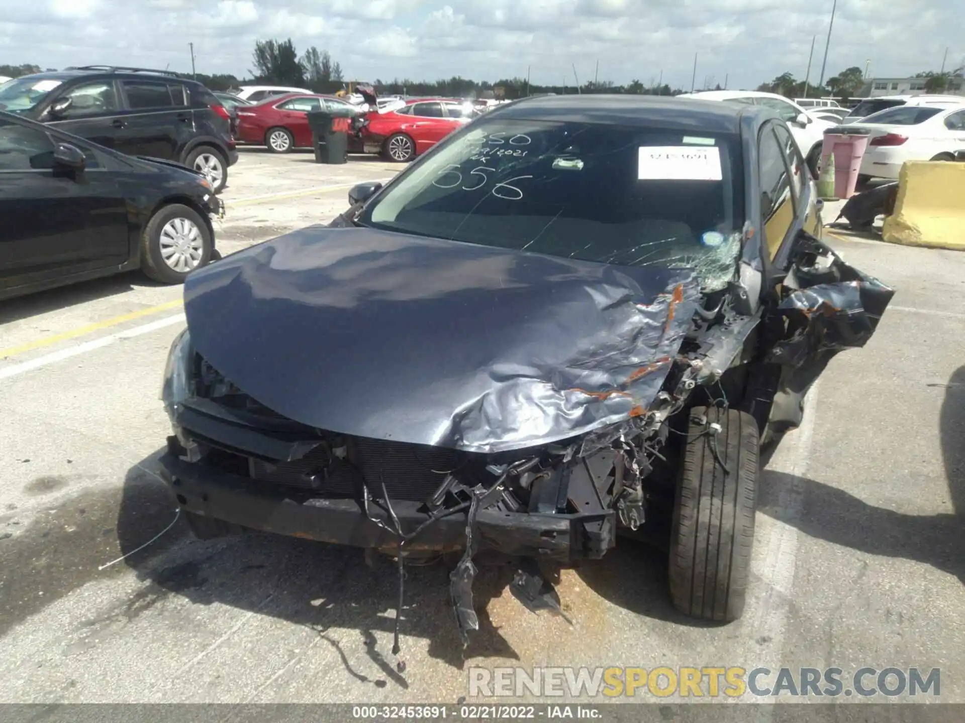 6 Photograph of a damaged car 2T1BURHE8KC171556 TOYOTA COROLLA 2019