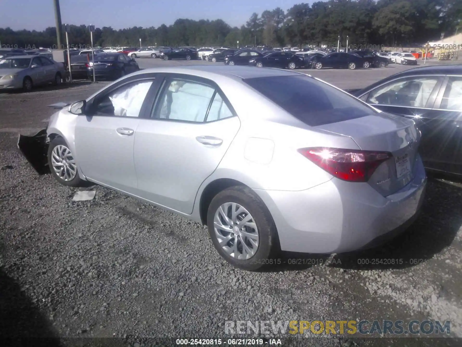 3 Photograph of a damaged car 2T1BURHE8KC172089 TOYOTA COROLLA 2019