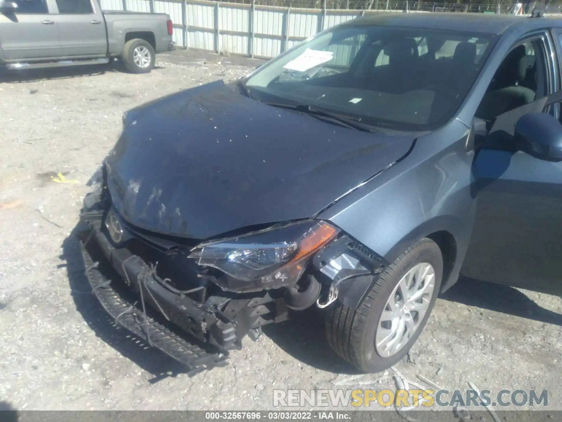 10 Photograph of a damaged car 2T1BURHE8KC172271 TOYOTA COROLLA 2019