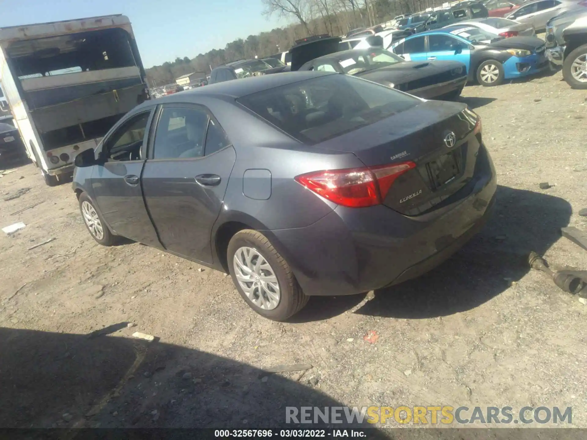 3 Photograph of a damaged car 2T1BURHE8KC172271 TOYOTA COROLLA 2019