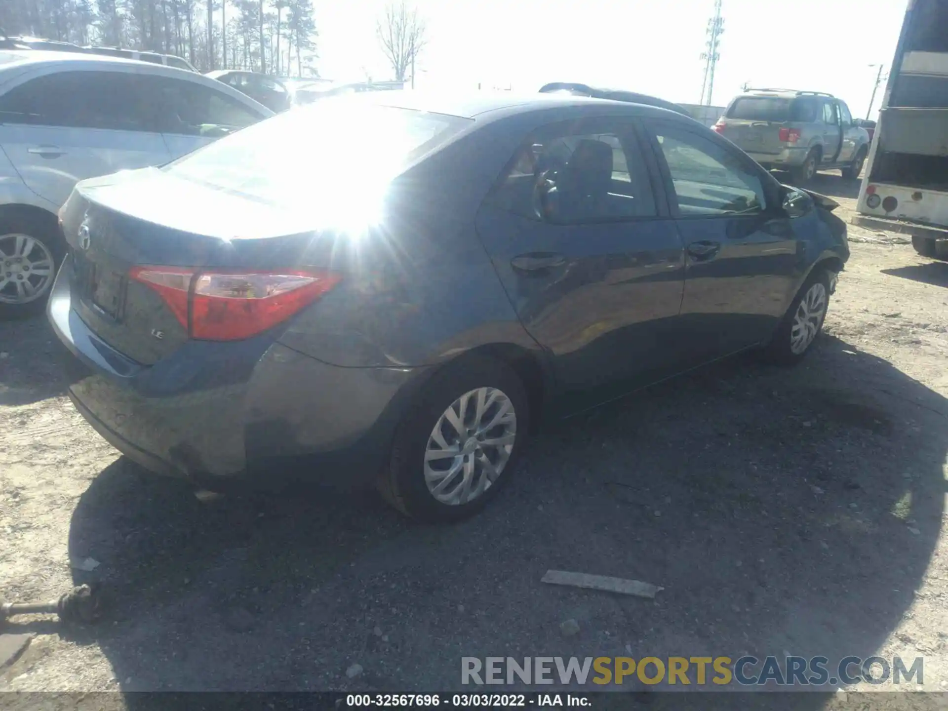 4 Photograph of a damaged car 2T1BURHE8KC172271 TOYOTA COROLLA 2019