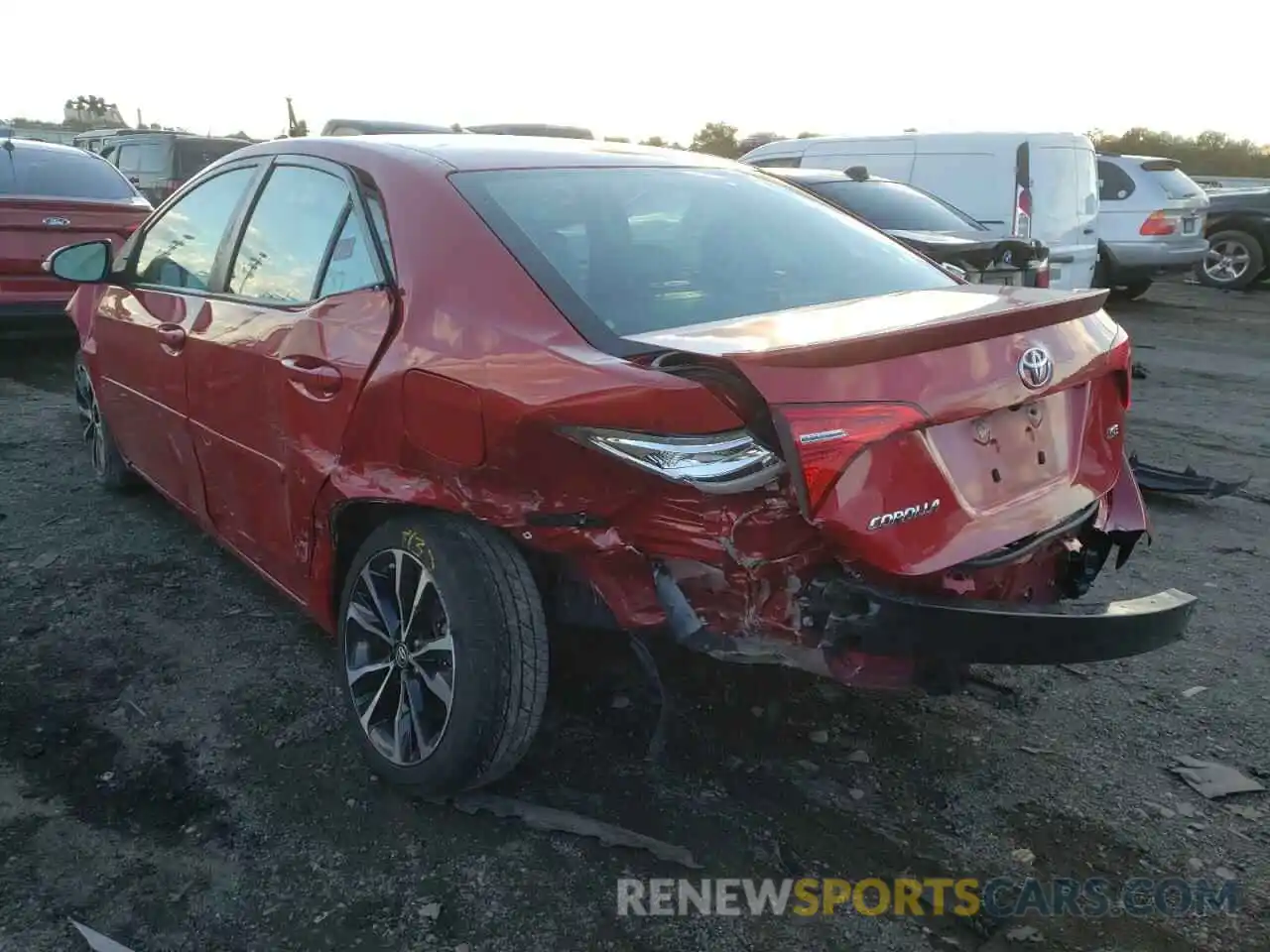 3 Photograph of a damaged car 2T1BURHE8KC172769 TOYOTA COROLLA 2019