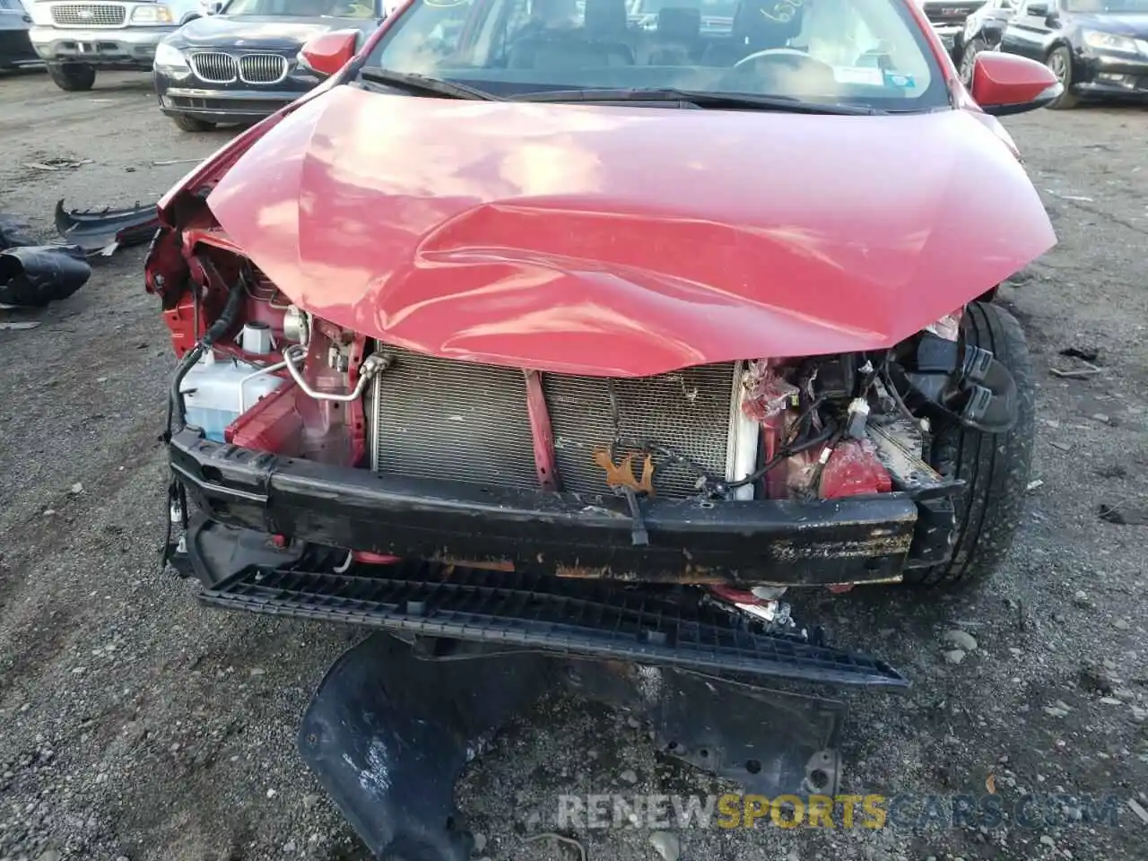 9 Photograph of a damaged car 2T1BURHE8KC172769 TOYOTA COROLLA 2019