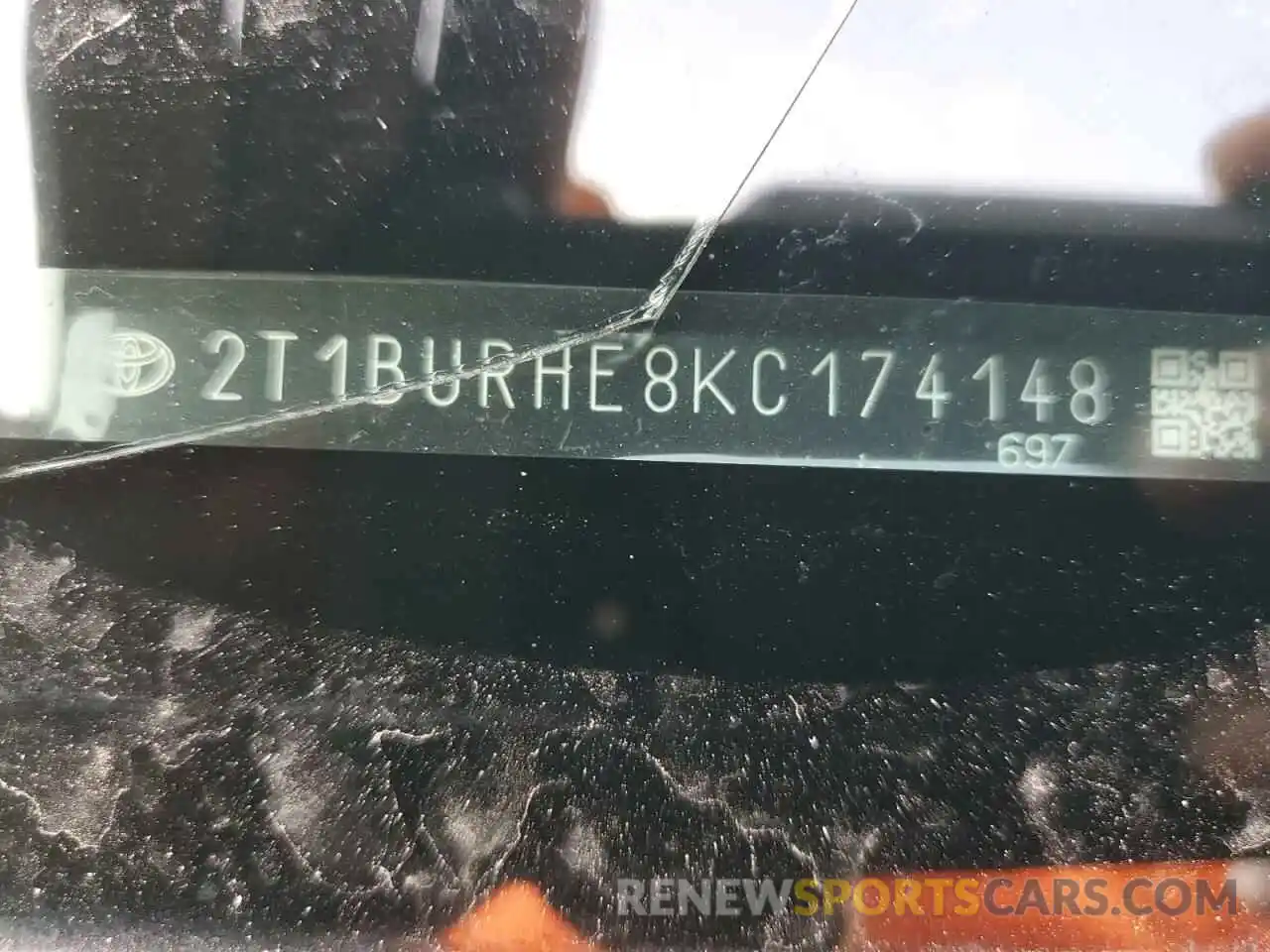 10 Photograph of a damaged car 2T1BURHE8KC174148 TOYOTA COROLLA 2019