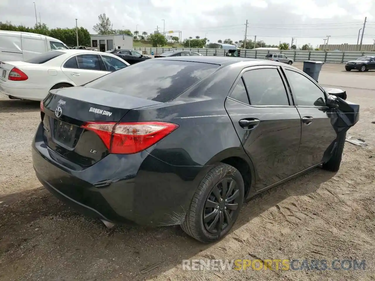 4 Photograph of a damaged car 2T1BURHE8KC174148 TOYOTA COROLLA 2019