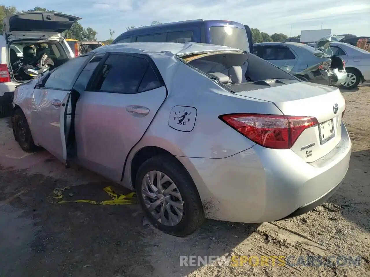 3 Photograph of a damaged car 2T1BURHE8KC174781 TOYOTA COROLLA 2019