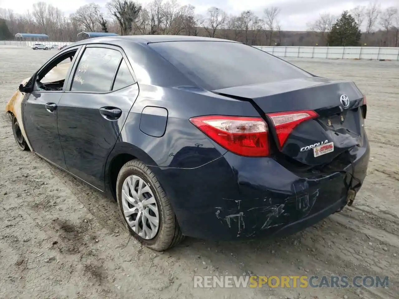 3 Photograph of a damaged car 2T1BURHE8KC174912 TOYOTA COROLLA 2019