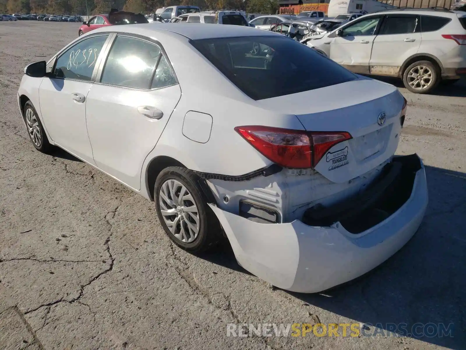 3 Photograph of a damaged car 2T1BURHE8KC175512 TOYOTA COROLLA 2019