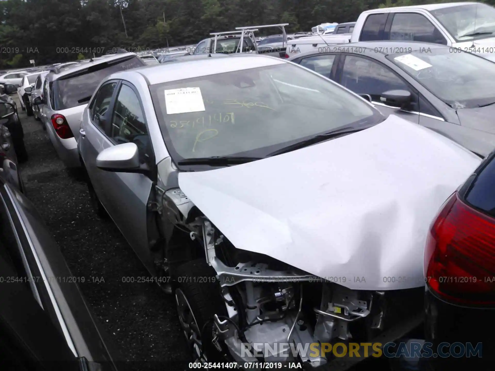 1 Photograph of a damaged car 2T1BURHE8KC176126 TOYOTA COROLLA 2019