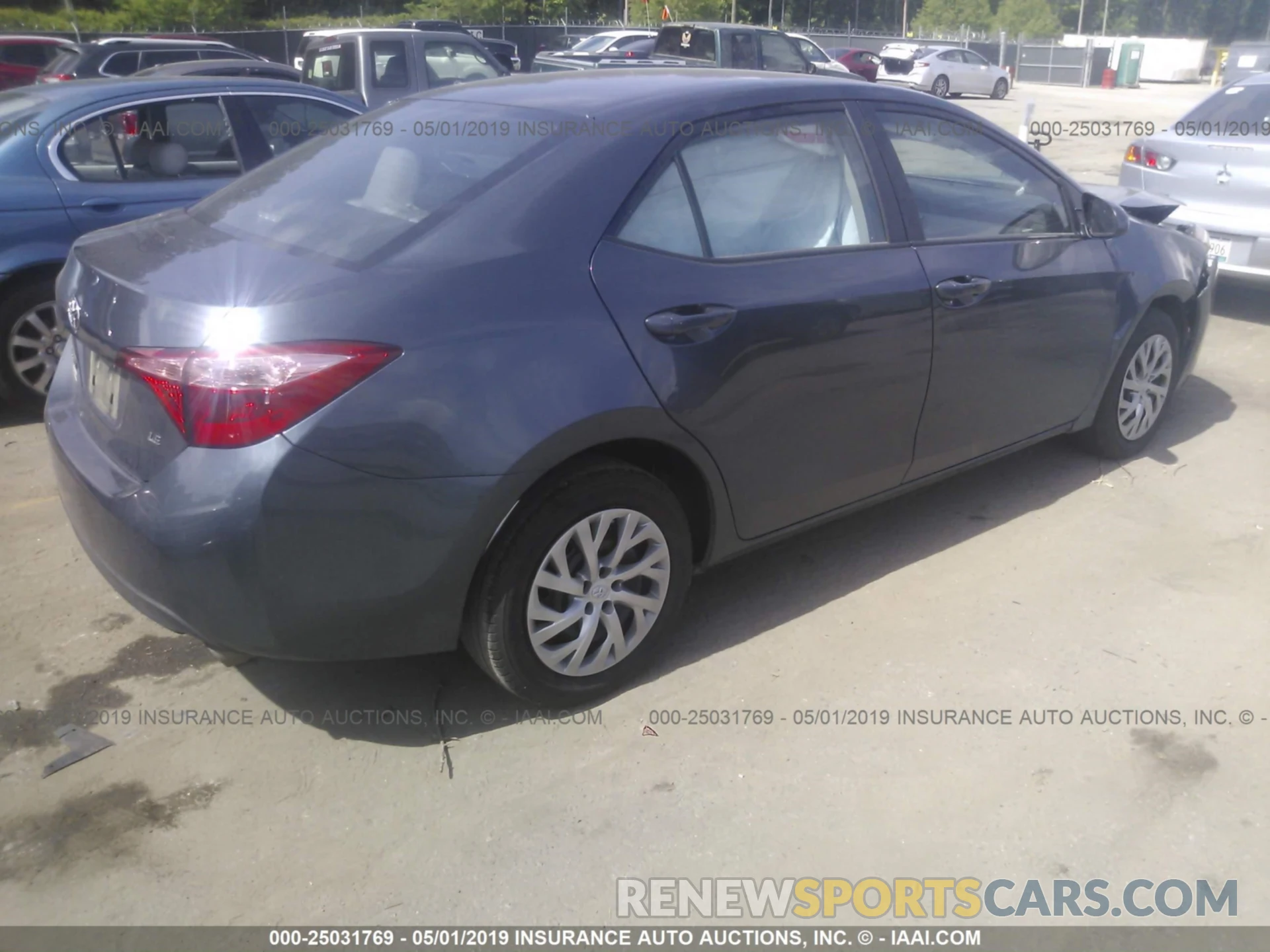 4 Photograph of a damaged car 2T1BURHE8KC176448 TOYOTA COROLLA 2019