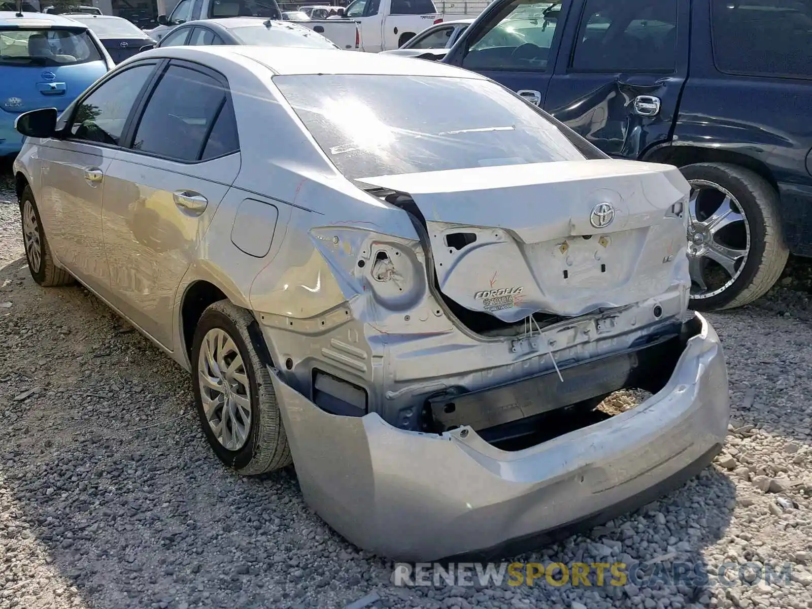 3 Photograph of a damaged car 2T1BURHE8KC177048 TOYOTA COROLLA 2019