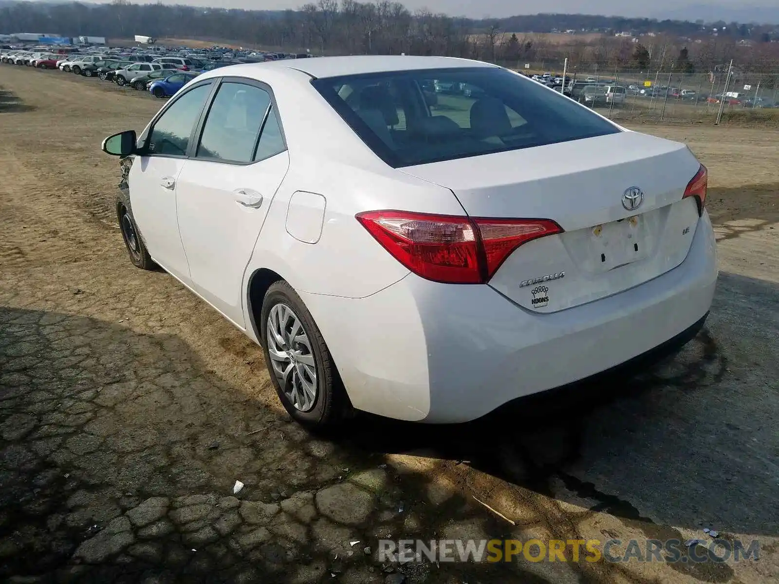 3 Photograph of a damaged car 2T1BURHE8KC177504 TOYOTA COROLLA 2019