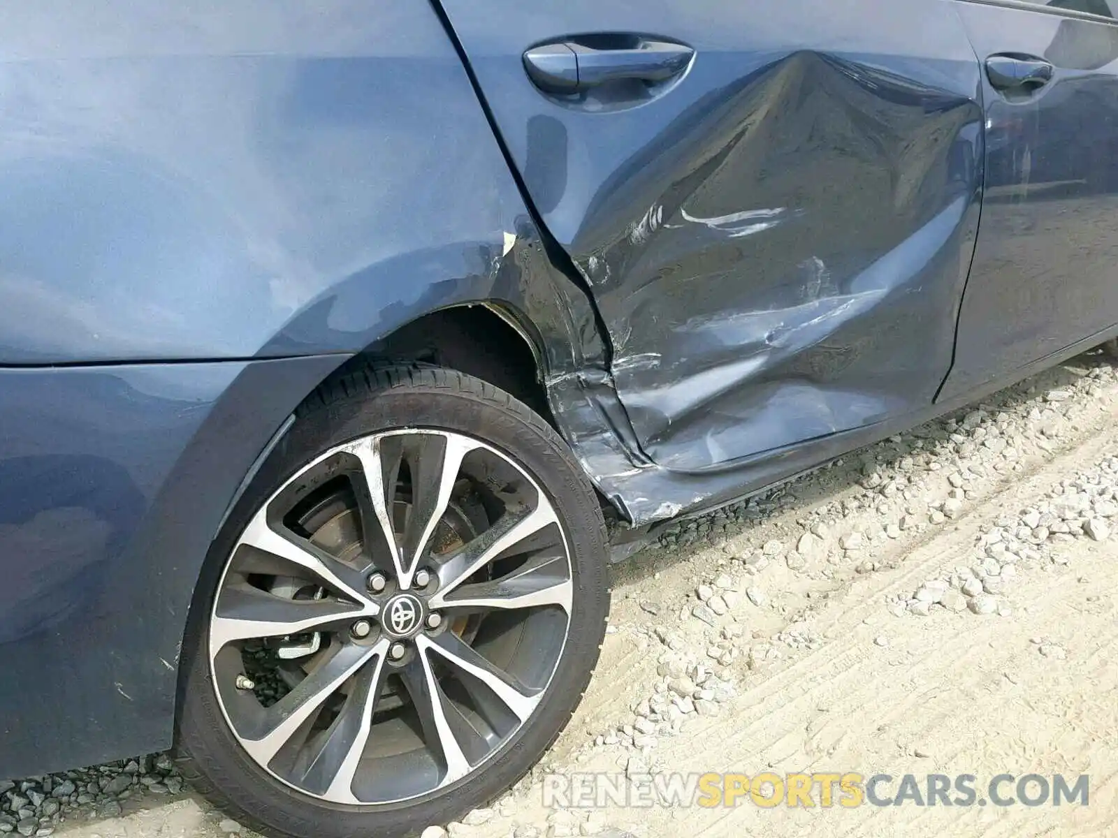 9 Photograph of a damaged car 2T1BURHE8KC177745 TOYOTA COROLLA 2019