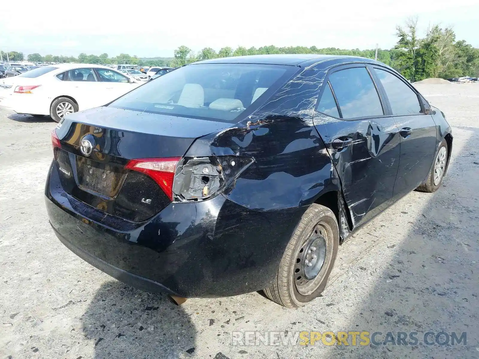 4 Photograph of a damaged car 2T1BURHE8KC177793 TOYOTA COROLLA 2019