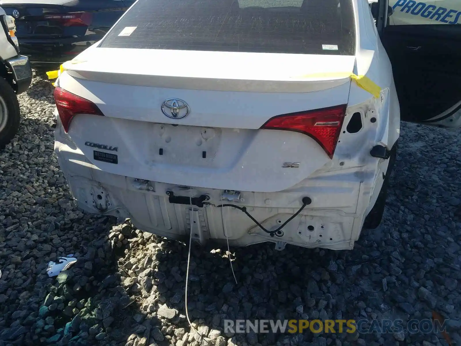 9 Photograph of a damaged car 2T1BURHE8KC177874 TOYOTA COROLLA 2019