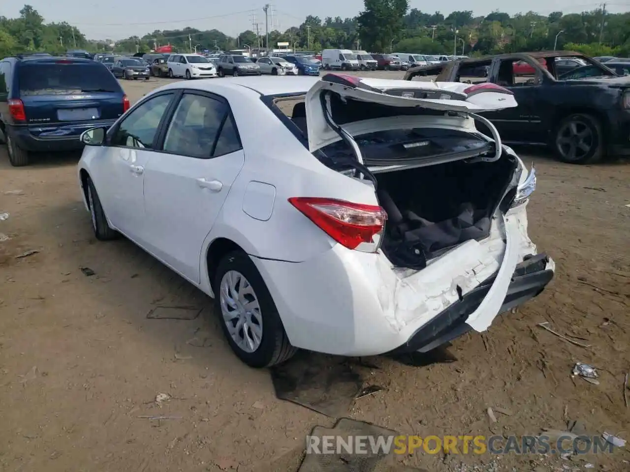 3 Photograph of a damaged car 2T1BURHE8KC178118 TOYOTA COROLLA 2019