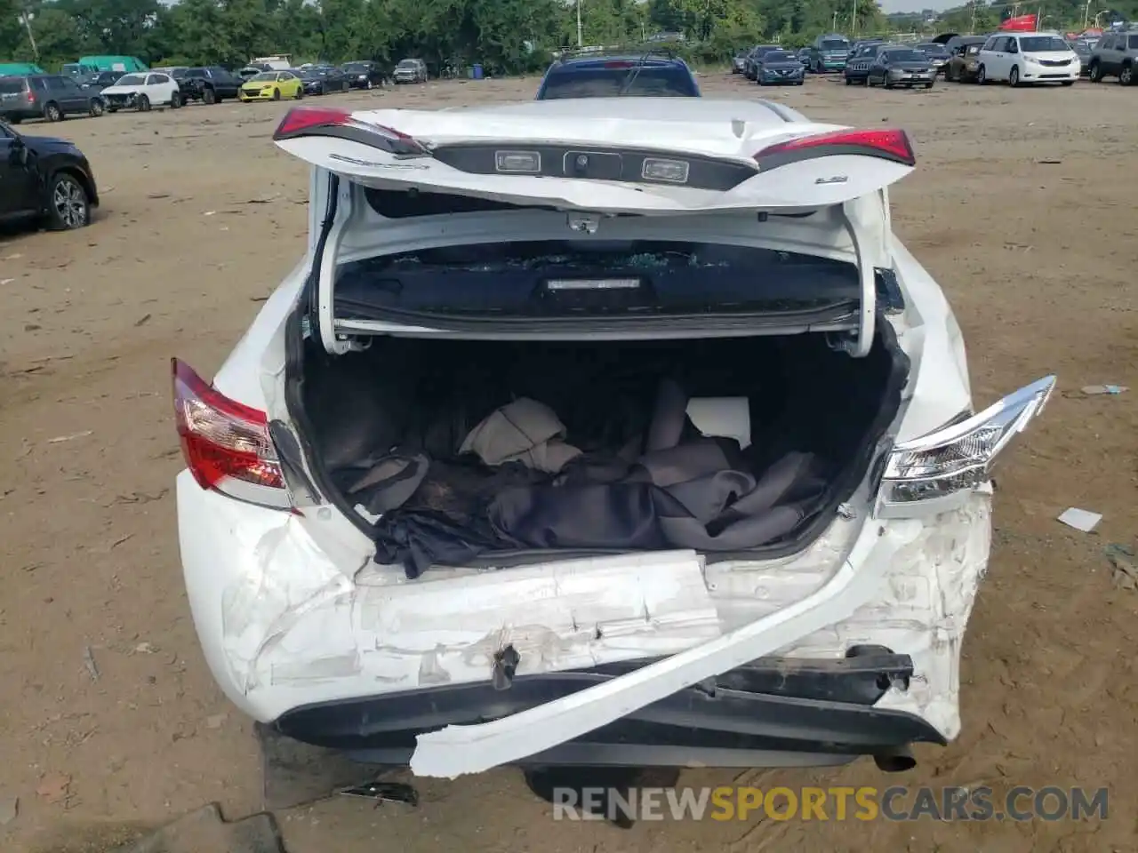 9 Photograph of a damaged car 2T1BURHE8KC178118 TOYOTA COROLLA 2019