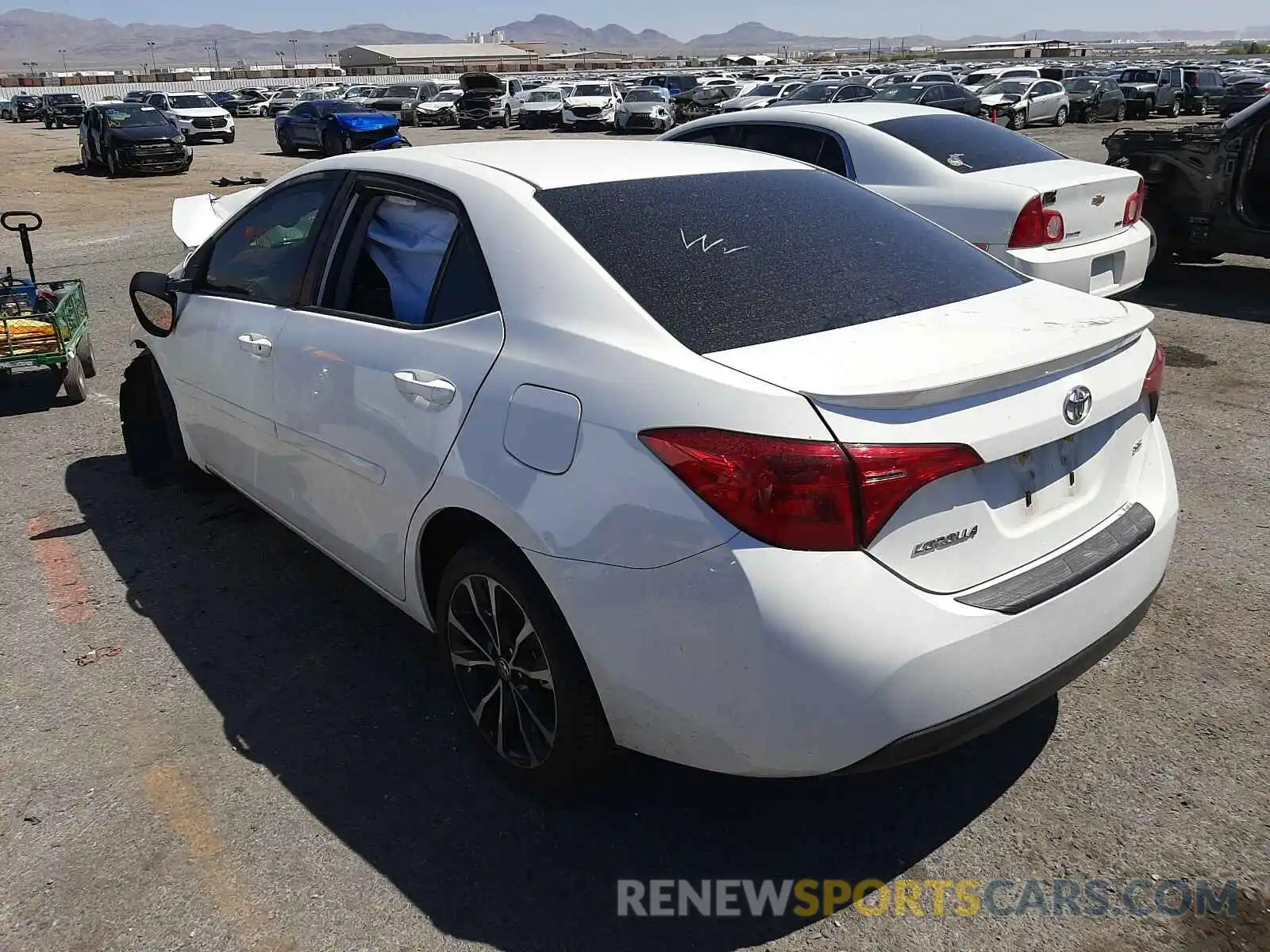 3 Photograph of a damaged car 2T1BURHE8KC178166 TOYOTA COROLLA 2019