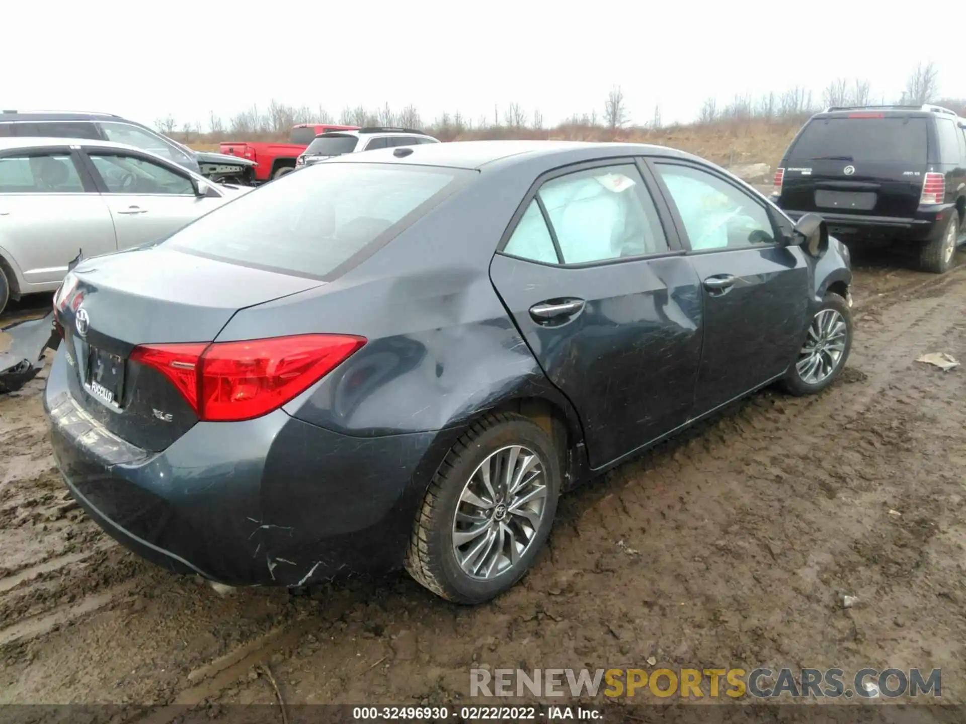 4 Photograph of a damaged car 2T1BURHE8KC179091 TOYOTA COROLLA 2019