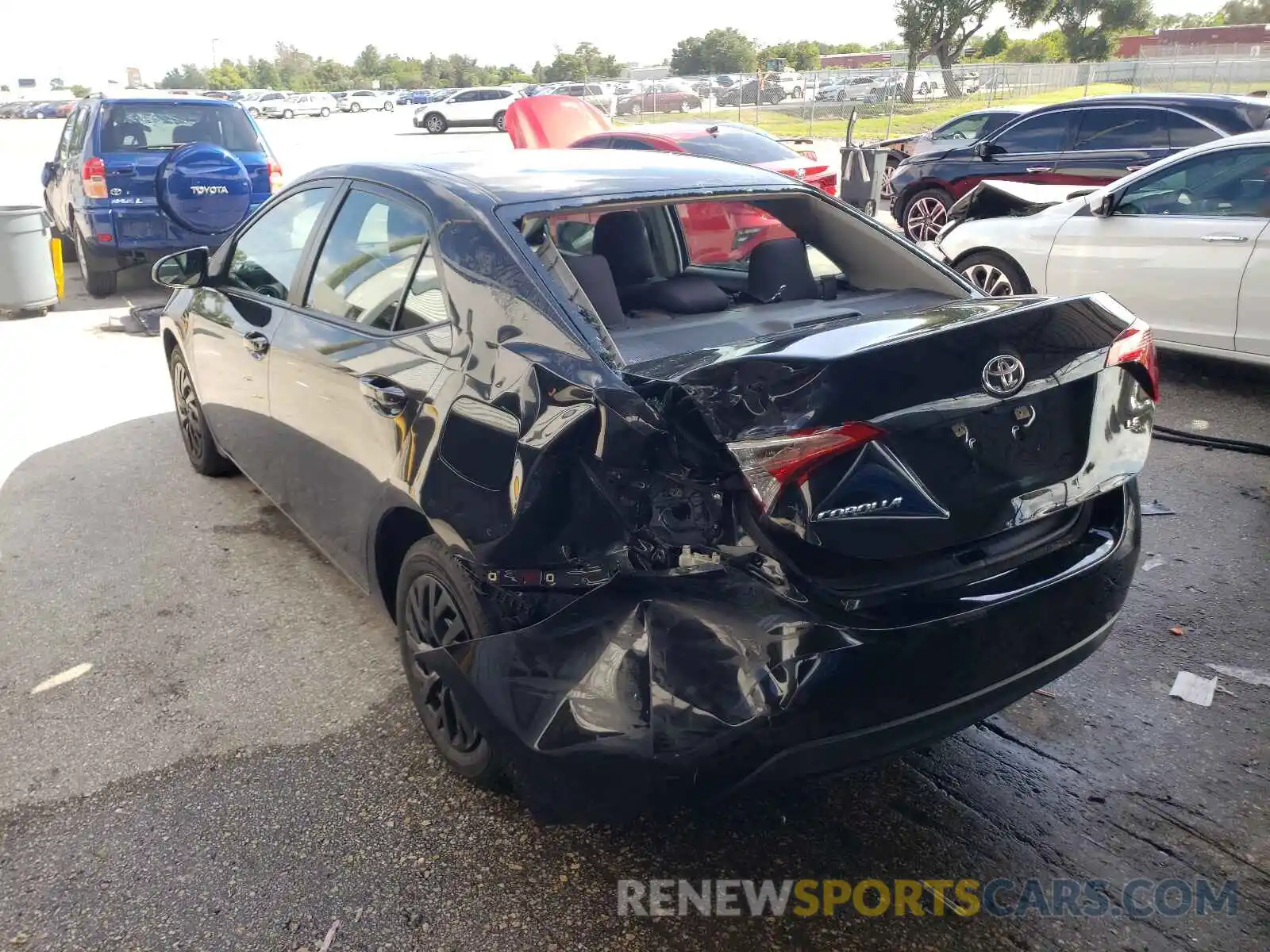 3 Photograph of a damaged car 2T1BURHE8KC179379 TOYOTA COROLLA 2019