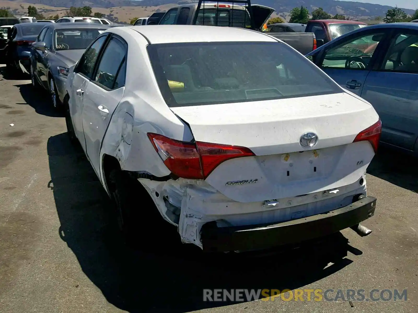 3 Photograph of a damaged car 2T1BURHE8KC179575 TOYOTA COROLLA 2019