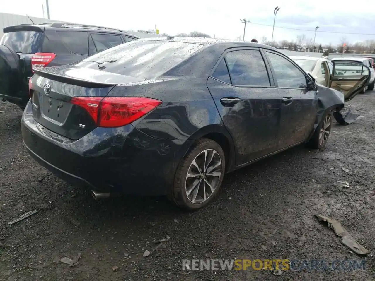 4 Photograph of a damaged car 2T1BURHE8KC180368 TOYOTA COROLLA 2019