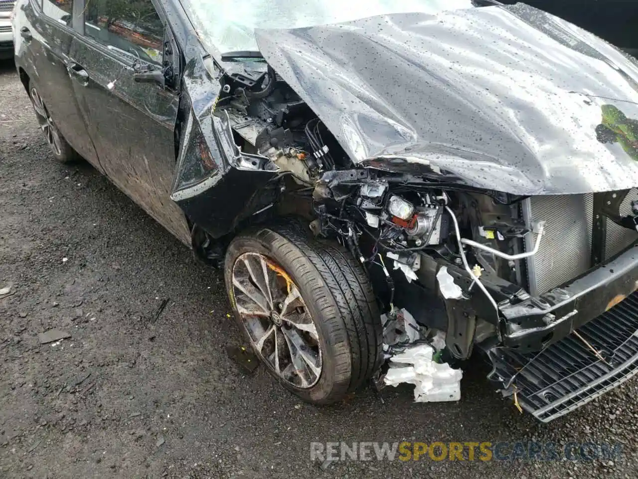 9 Photograph of a damaged car 2T1BURHE8KC180368 TOYOTA COROLLA 2019