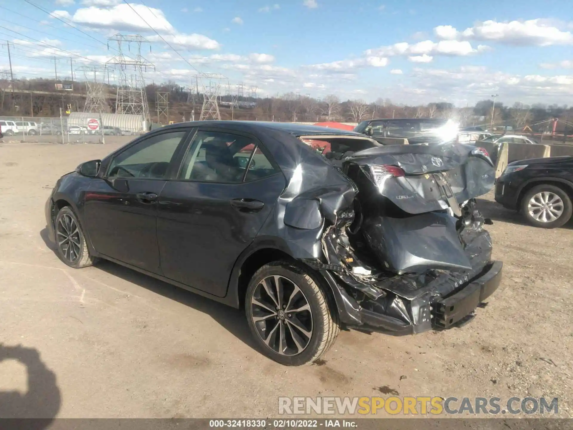 3 Photograph of a damaged car 2T1BURHE8KC181178 TOYOTA COROLLA 2019