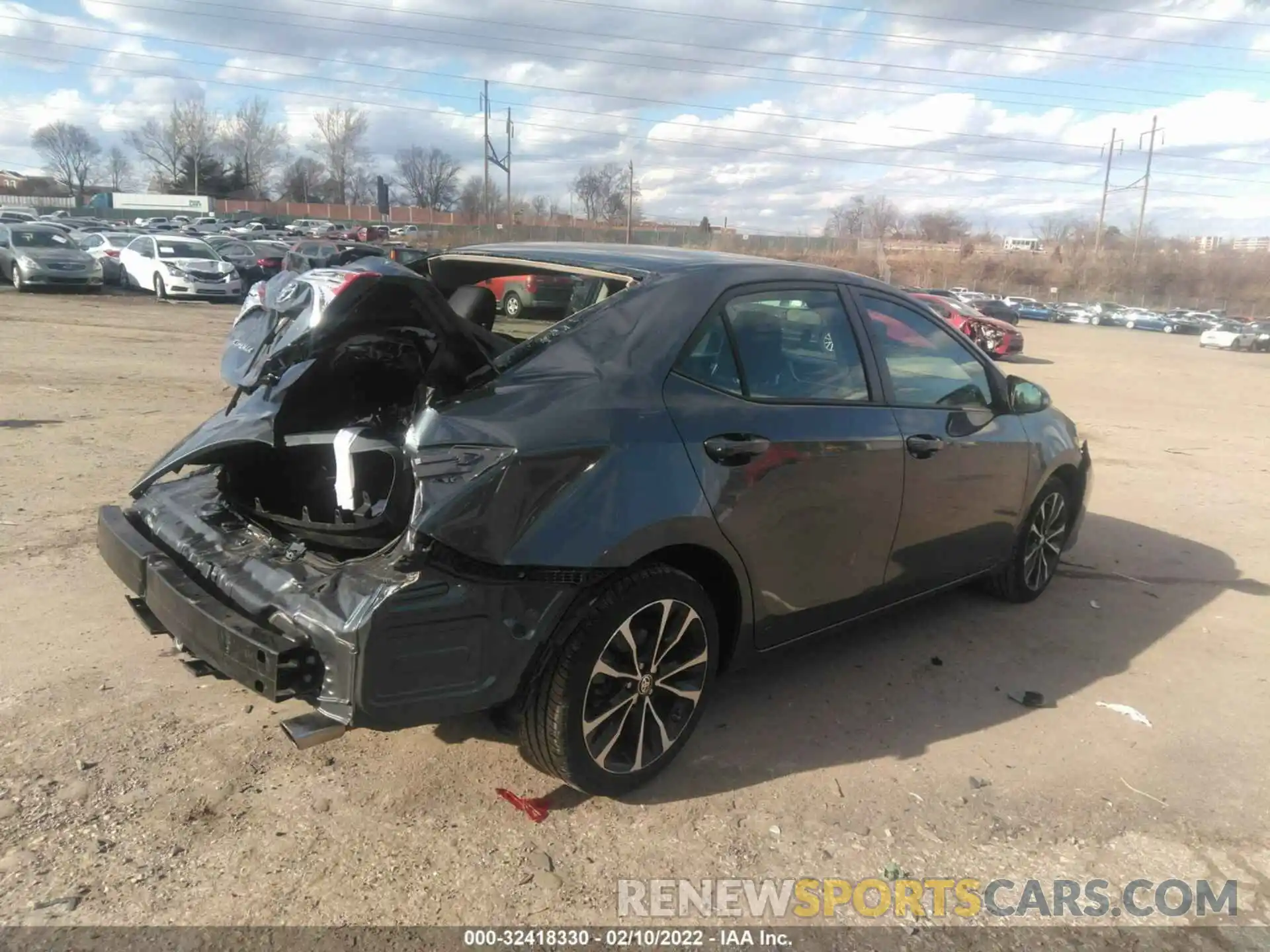 4 Photograph of a damaged car 2T1BURHE8KC181178 TOYOTA COROLLA 2019