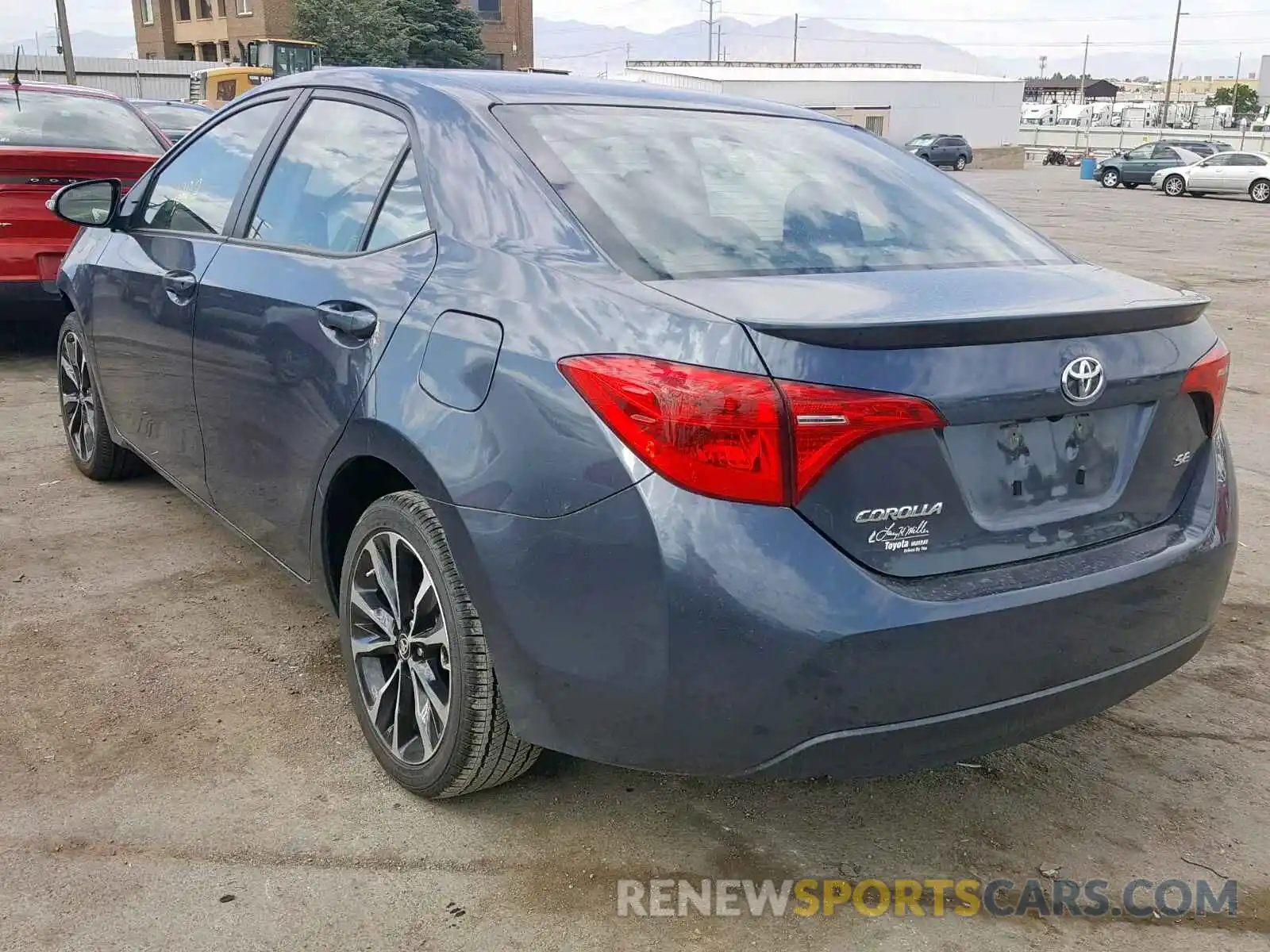 3 Photograph of a damaged car 2T1BURHE8KC183142 TOYOTA COROLLA 2019