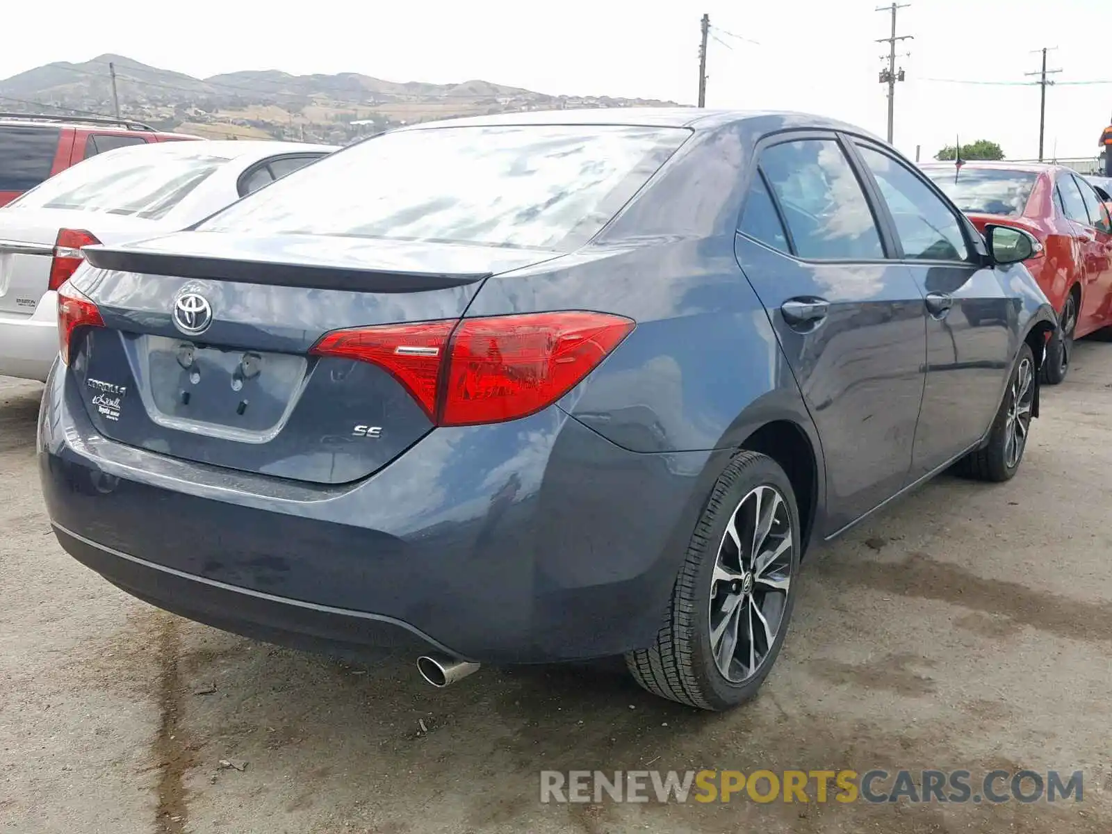 4 Photograph of a damaged car 2T1BURHE8KC183142 TOYOTA COROLLA 2019