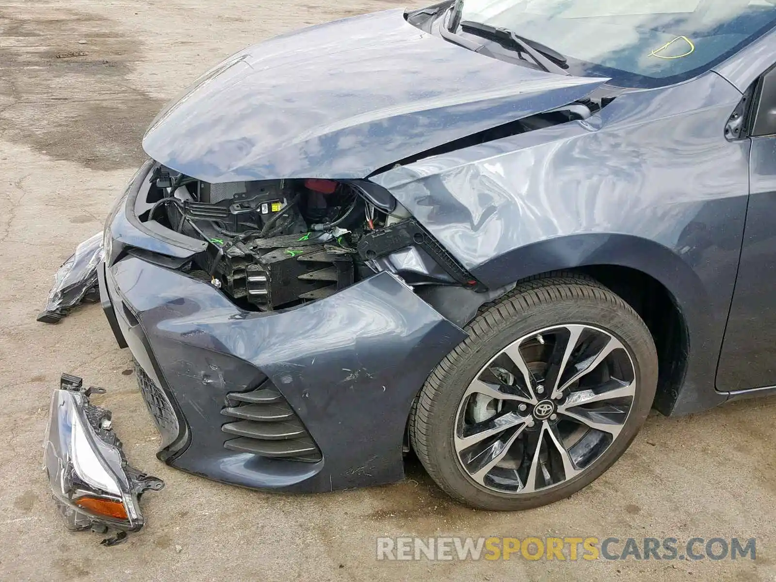 9 Photograph of a damaged car 2T1BURHE8KC183142 TOYOTA COROLLA 2019