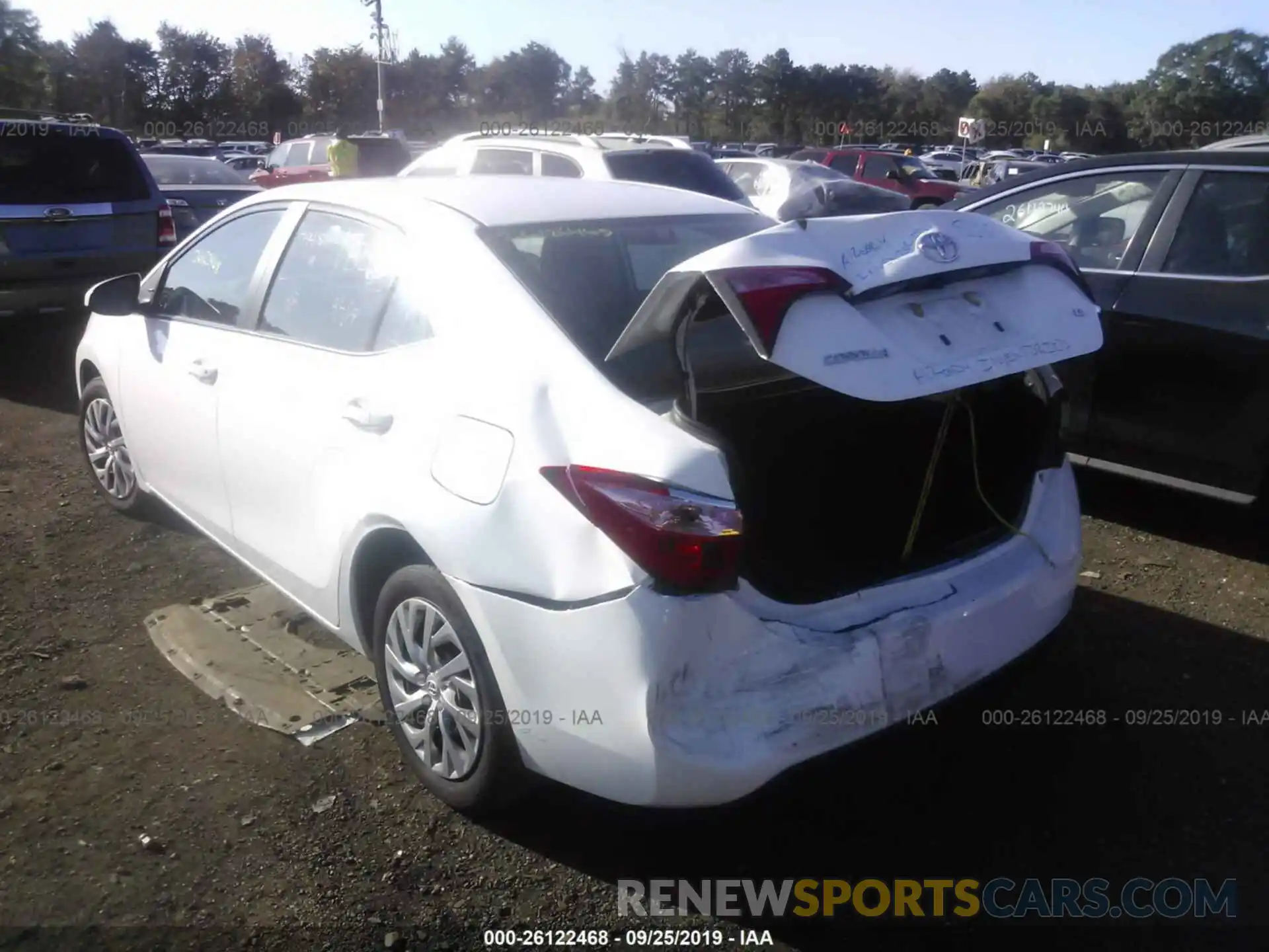 3 Photograph of a damaged car 2T1BURHE8KC183948 TOYOTA COROLLA 2019