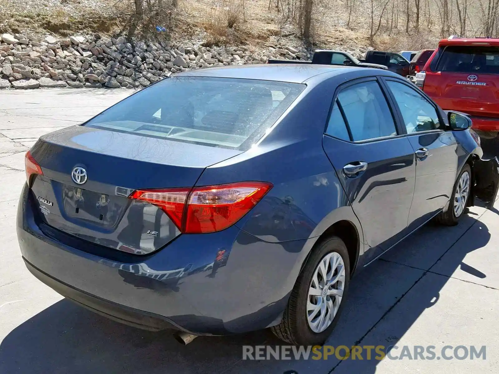 4 Photograph of a damaged car 2T1BURHE8KC184582 TOYOTA COROLLA 2019