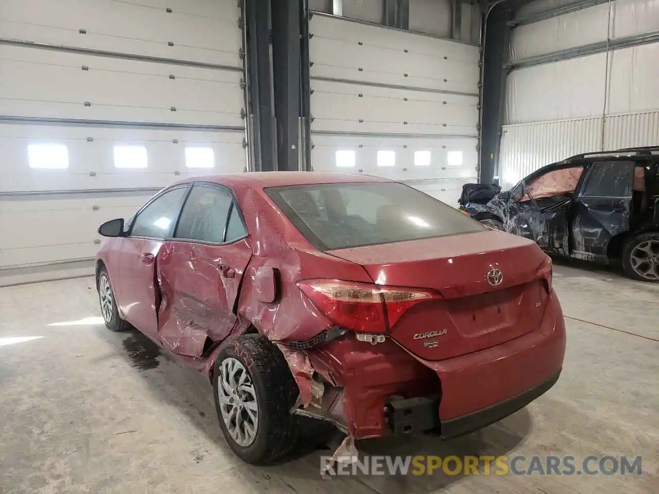 3 Photograph of a damaged car 2T1BURHE8KC184775 TOYOTA COROLLA 2019