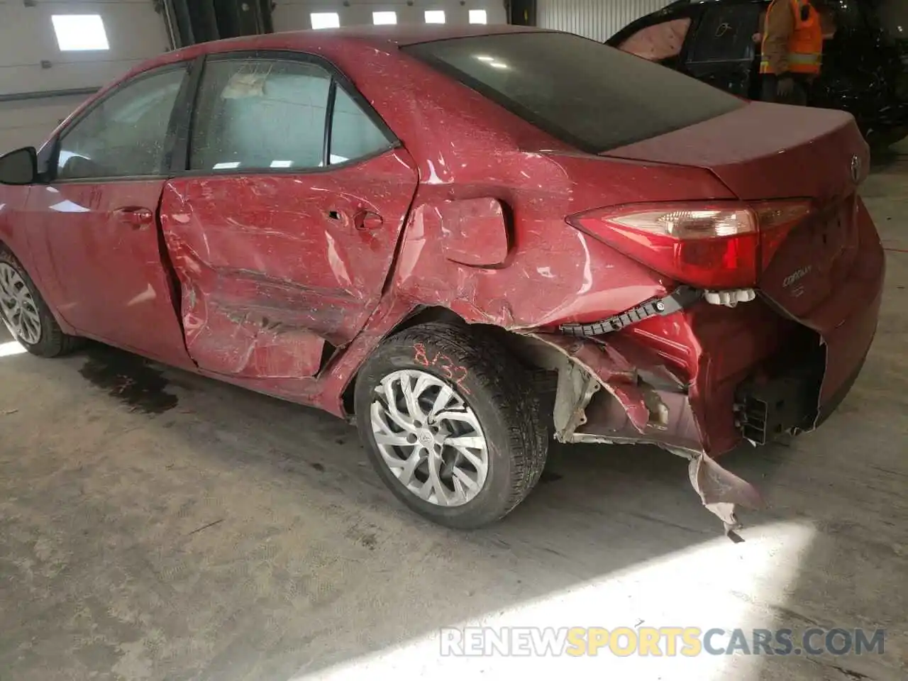 9 Photograph of a damaged car 2T1BURHE8KC184775 TOYOTA COROLLA 2019