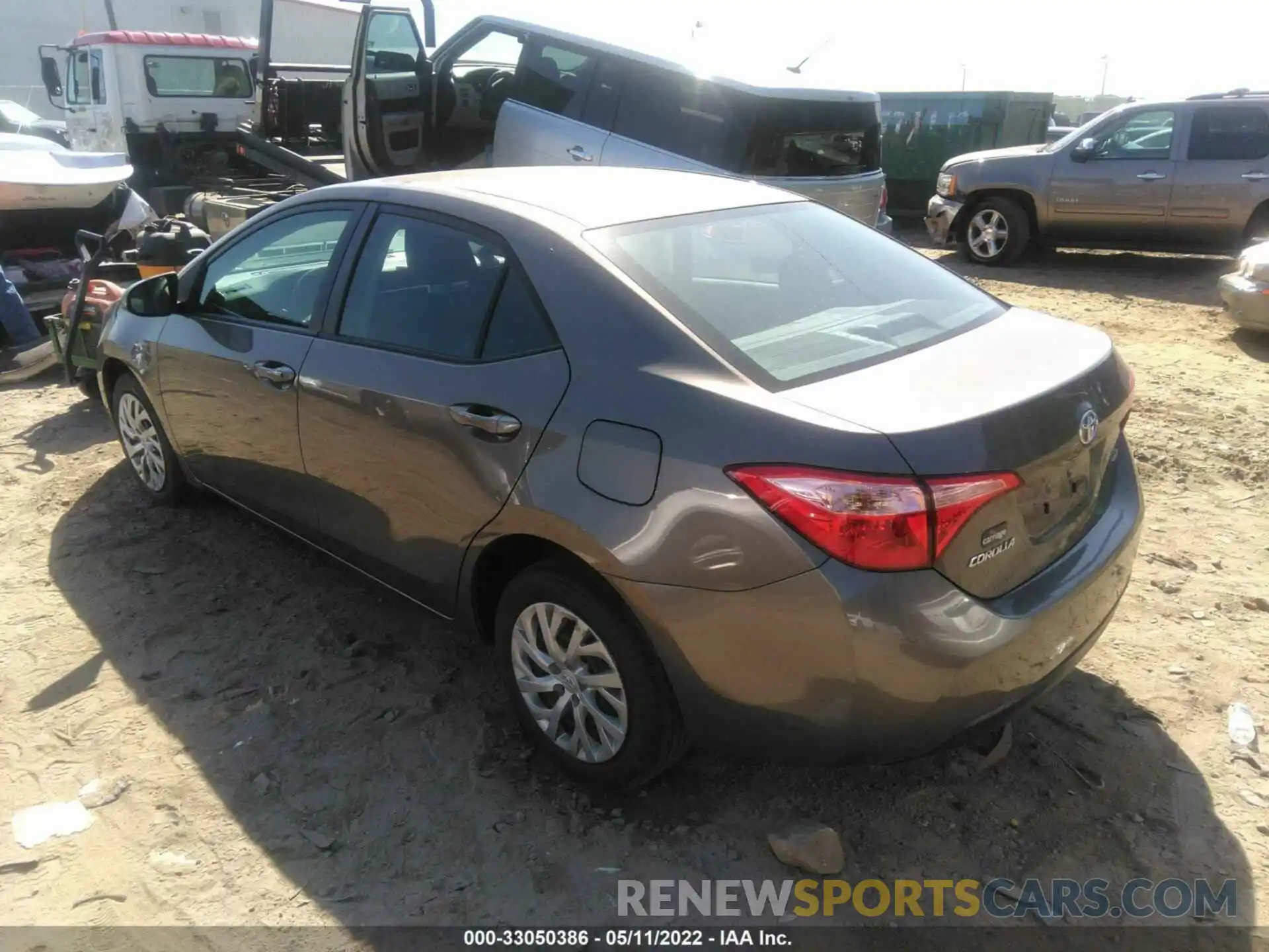 3 Photograph of a damaged car 2T1BURHE8KC186641 TOYOTA COROLLA 2019