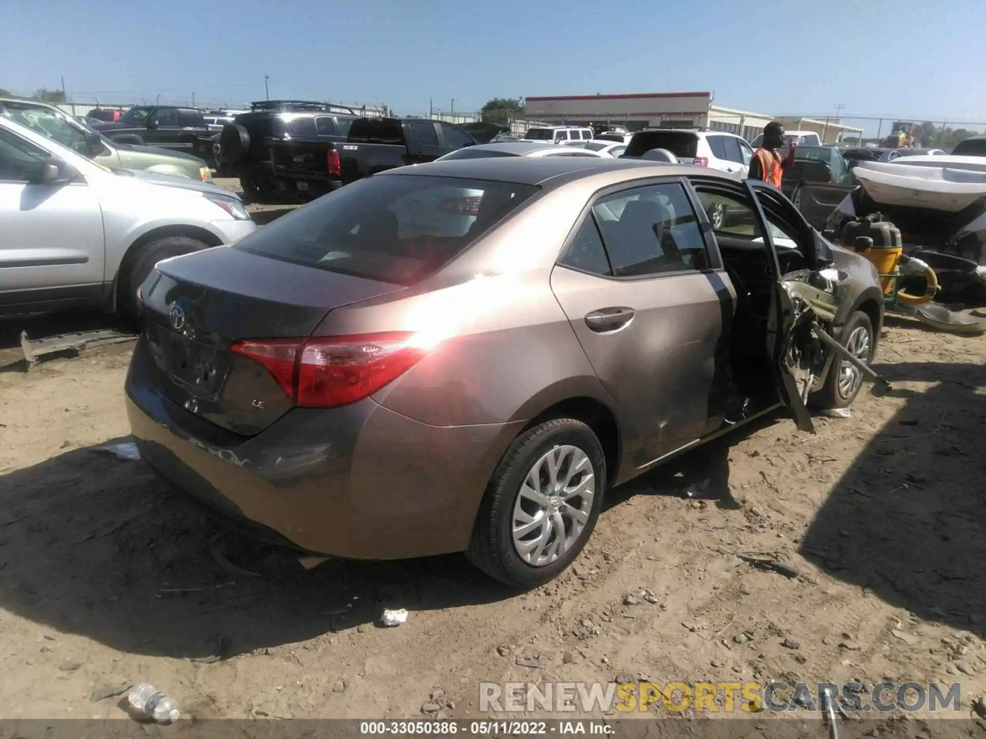 4 Photograph of a damaged car 2T1BURHE8KC186641 TOYOTA COROLLA 2019