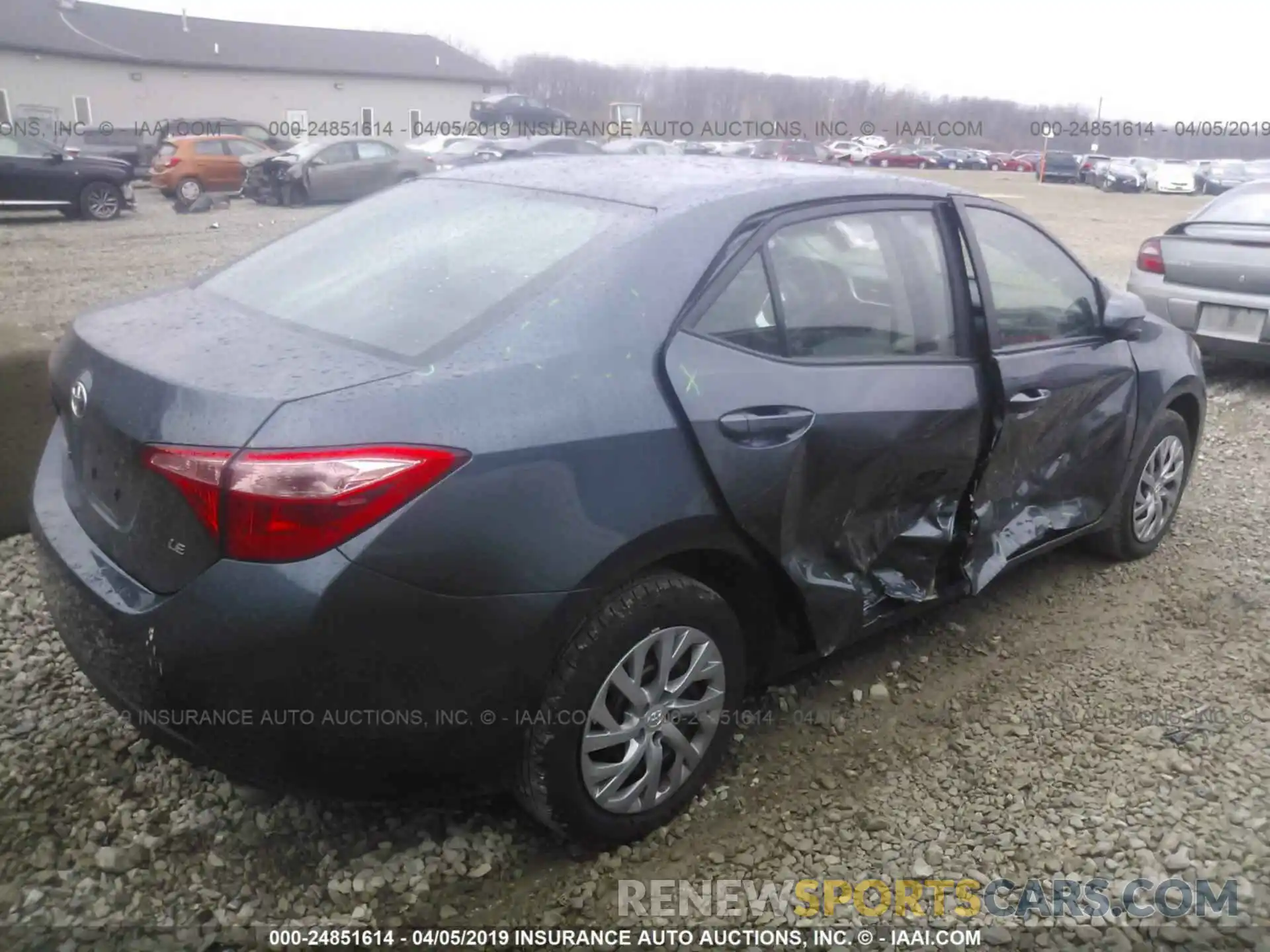 4 Photograph of a damaged car 2T1BURHE8KC186686 TOYOTA COROLLA 2019