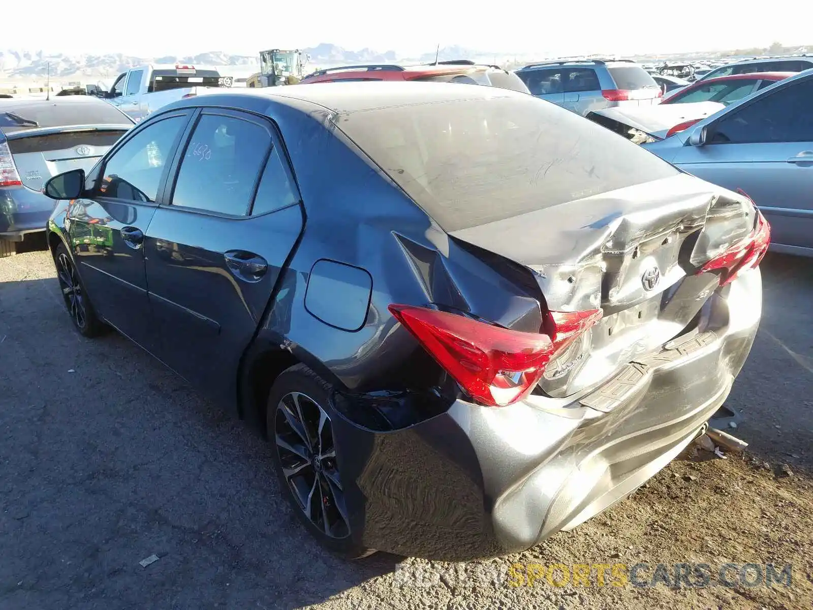 3 Photograph of a damaged car 2T1BURHE8KC187269 TOYOTA COROLLA 2019