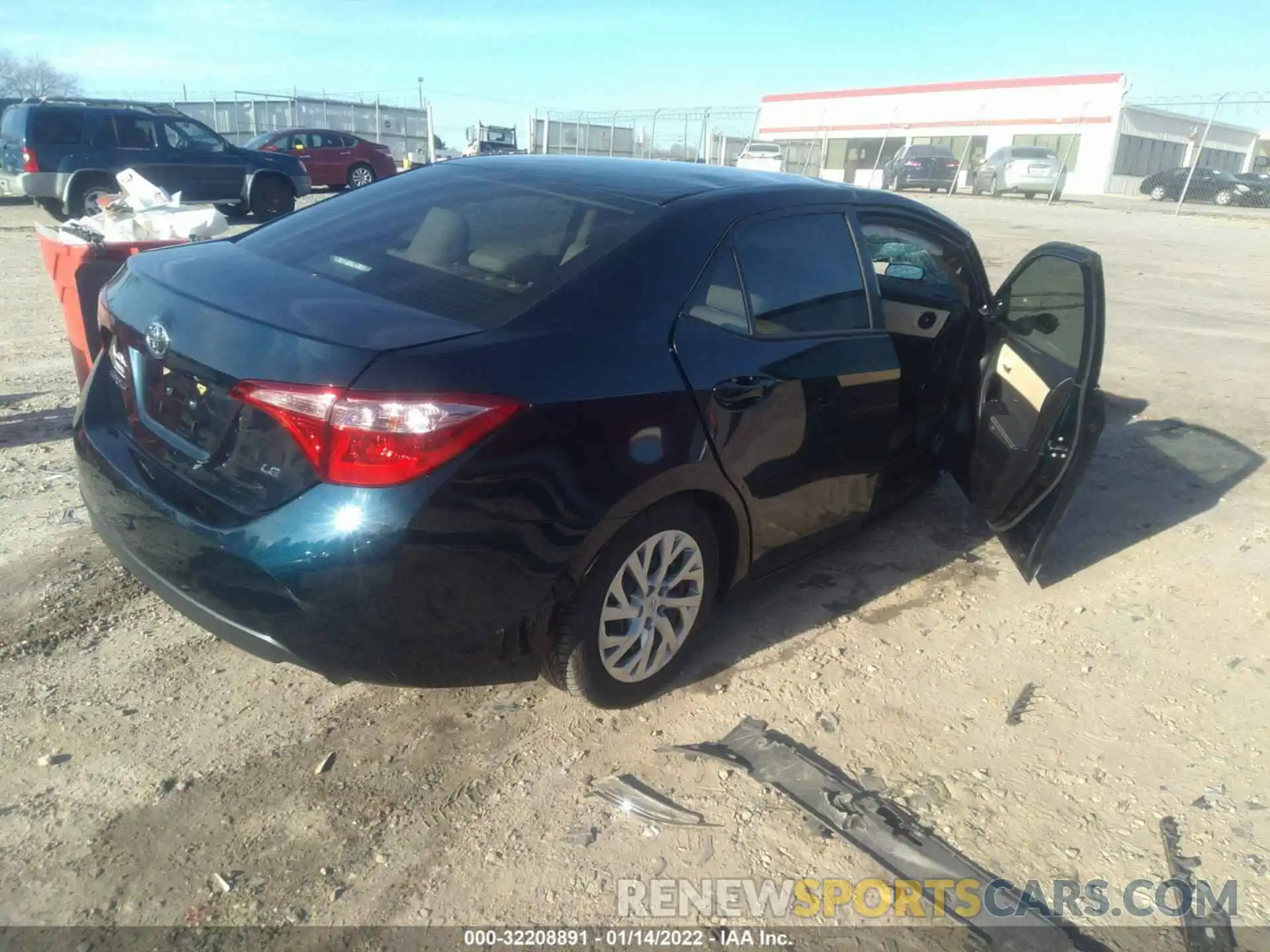 4 Photograph of a damaged car 2T1BURHE8KC187370 TOYOTA COROLLA 2019