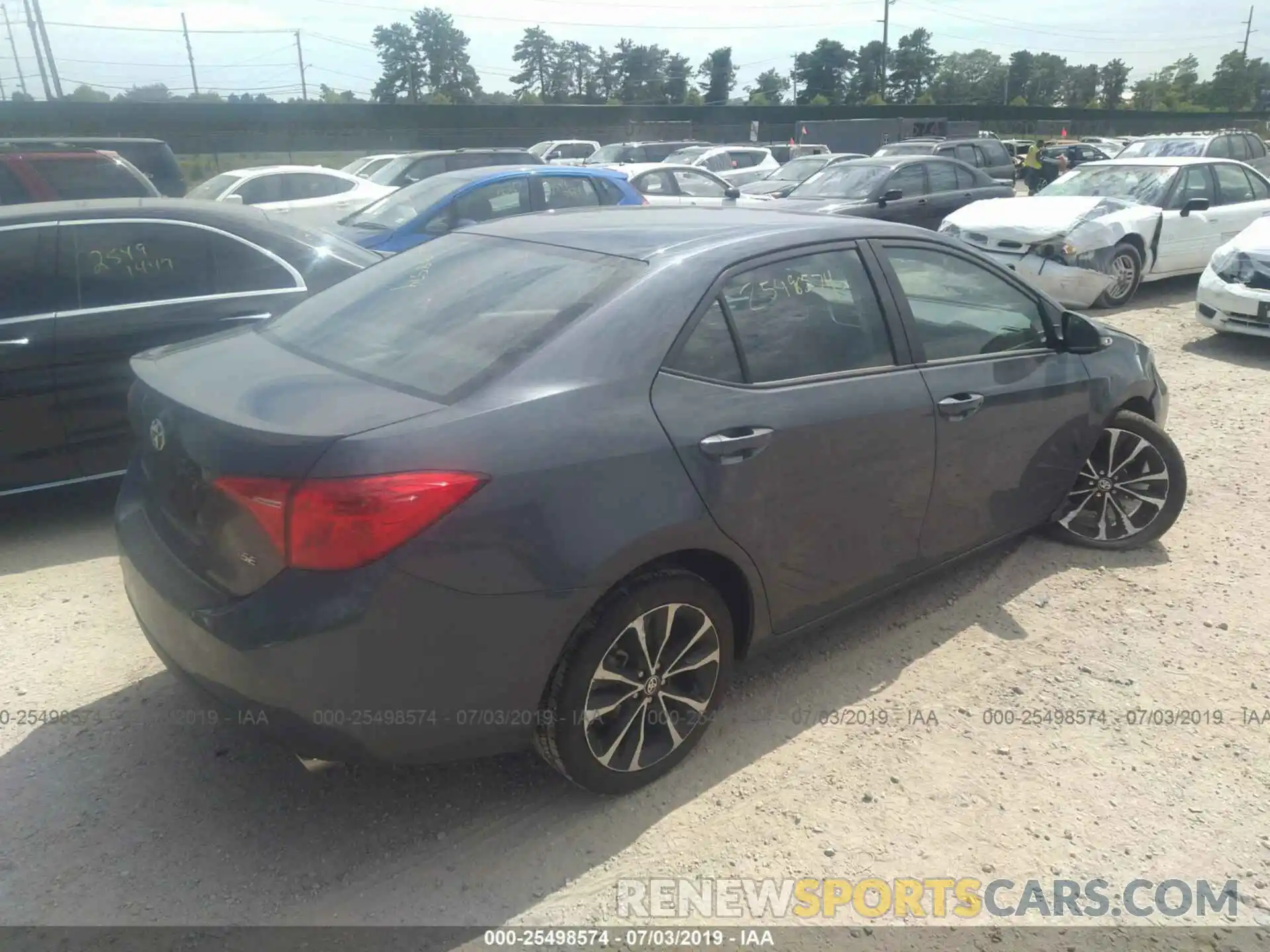 4 Photograph of a damaged car 2T1BURHE8KC187739 TOYOTA COROLLA 2019