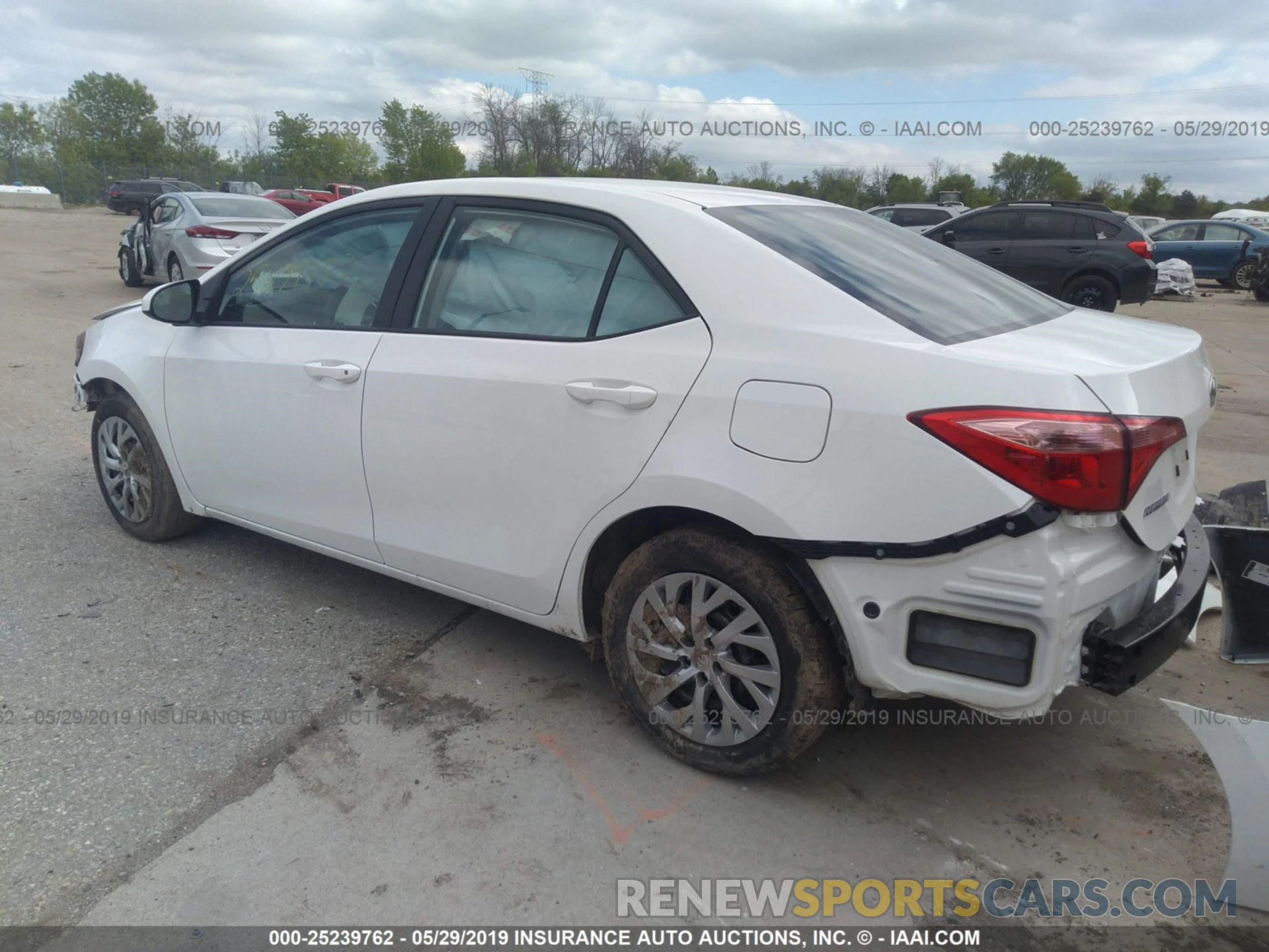 3 Photograph of a damaged car 2T1BURHE8KC189085 TOYOTA COROLLA 2019