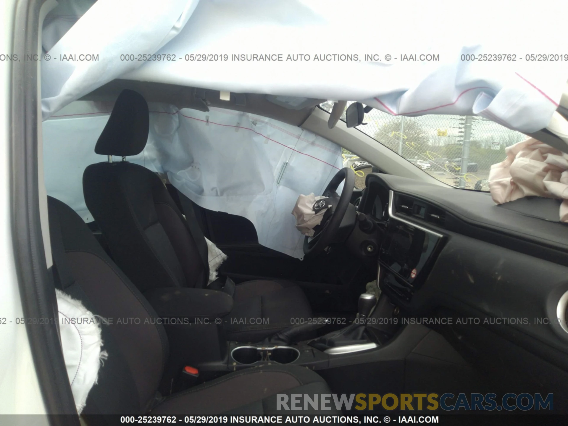 5 Photograph of a damaged car 2T1BURHE8KC189085 TOYOTA COROLLA 2019