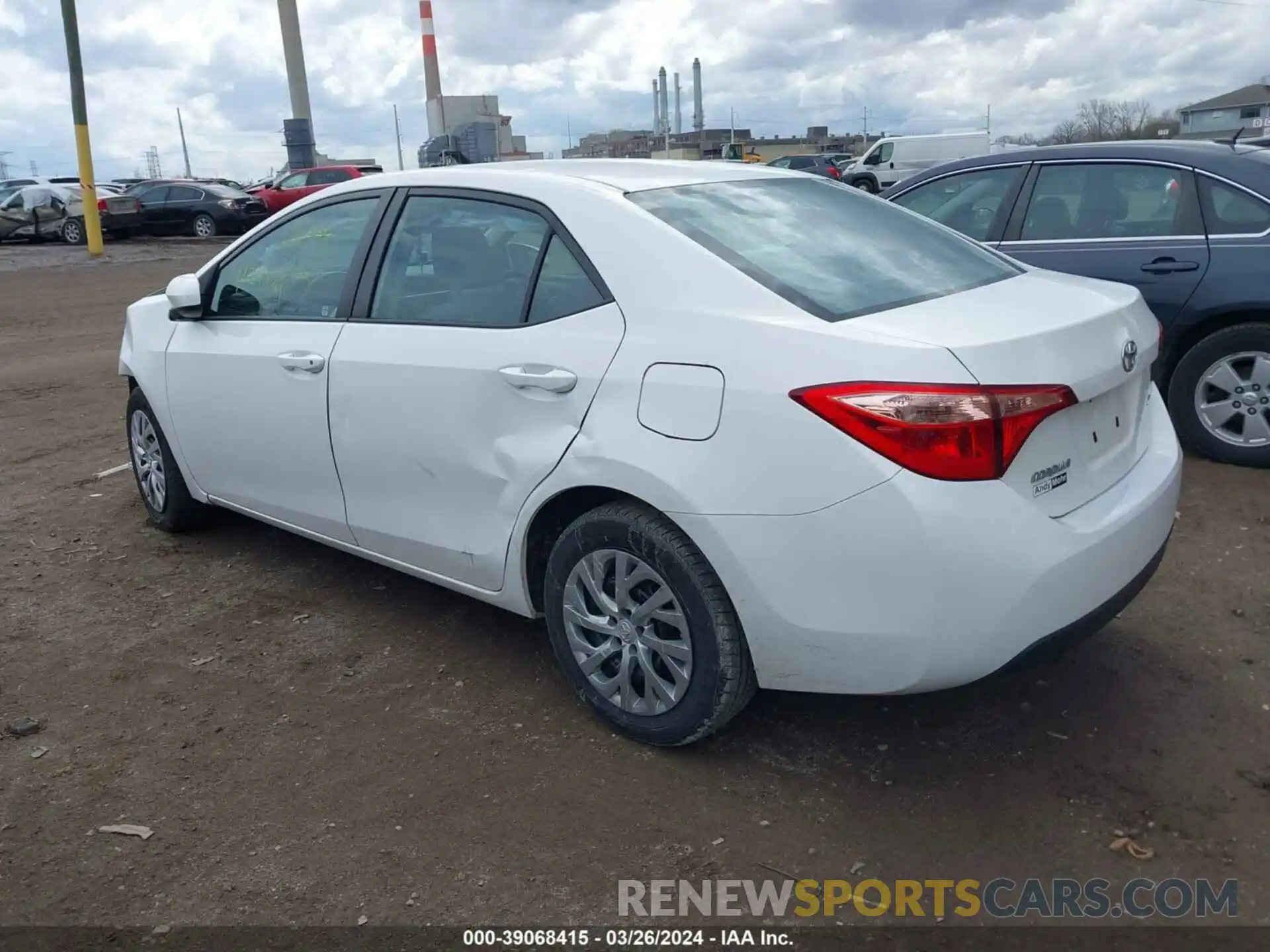 3 Photograph of a damaged car 2T1BURHE8KC190298 TOYOTA COROLLA 2019